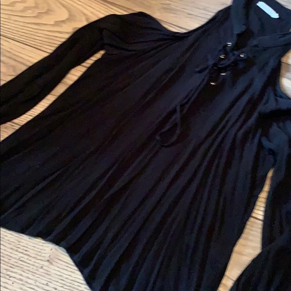 Black Cold Shoulder Top - Picture 6 of 8